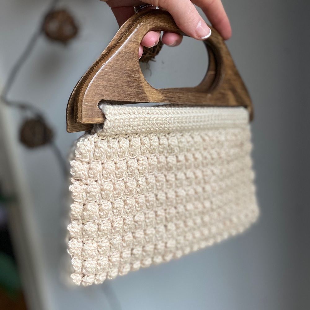 SOLD Vintage white wood handle knit clutch purse